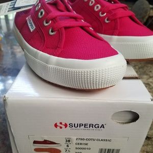 cerise superga